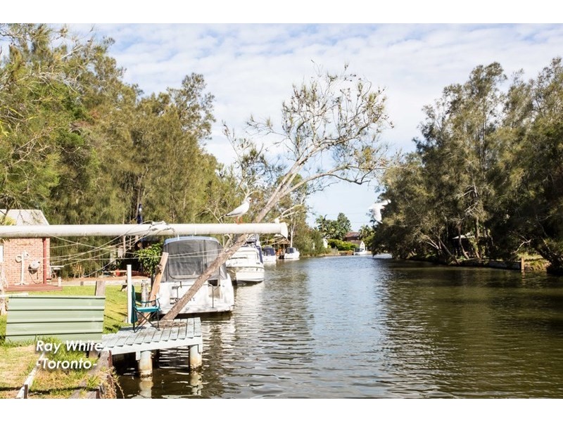 42a Macquarie Road, Fennell Bay NSW 2283