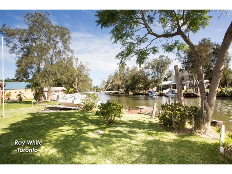 42a Macquarie Road, Fennell Bay NSW 2283