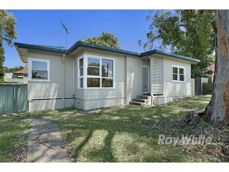 12 Laycock Street, Carey Bay NSW 2283