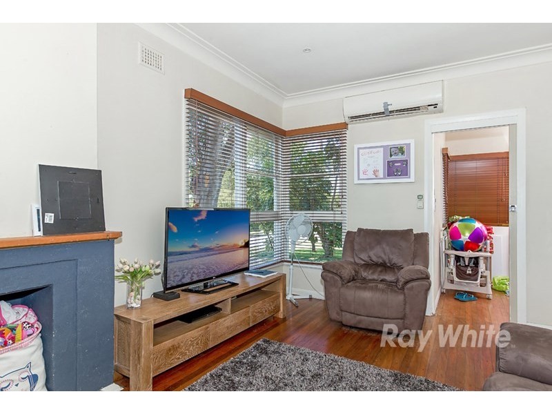 12 Laycock Street, Carey Bay NSW 2283