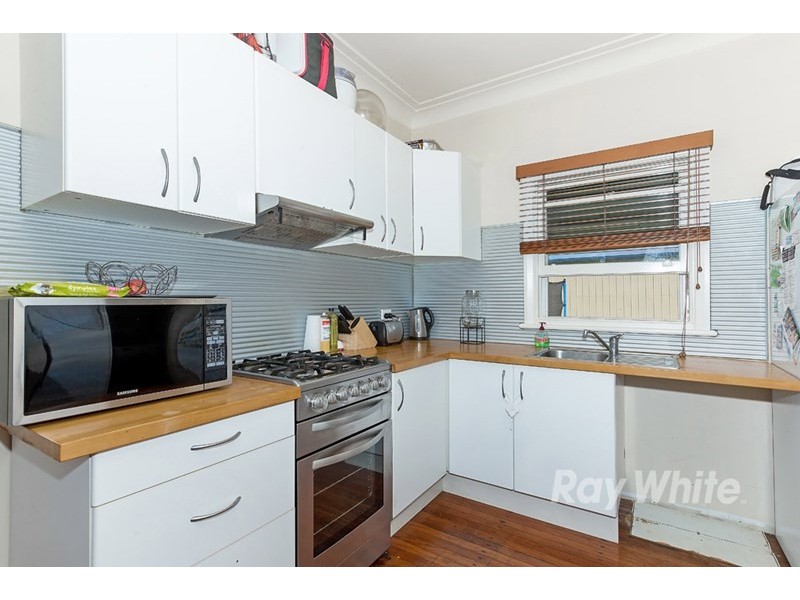 12 Laycock Street, Carey Bay NSW 2283