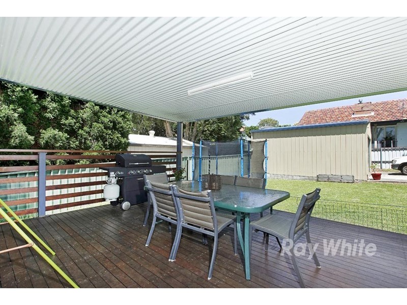 12 Laycock Street, Carey Bay NSW 2283