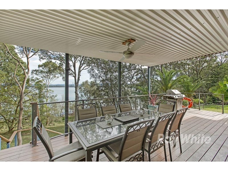 108 Beach Road, Wangi Wangi NSW 2267