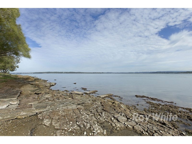 108 Beach Road, Wangi Wangi NSW 2267