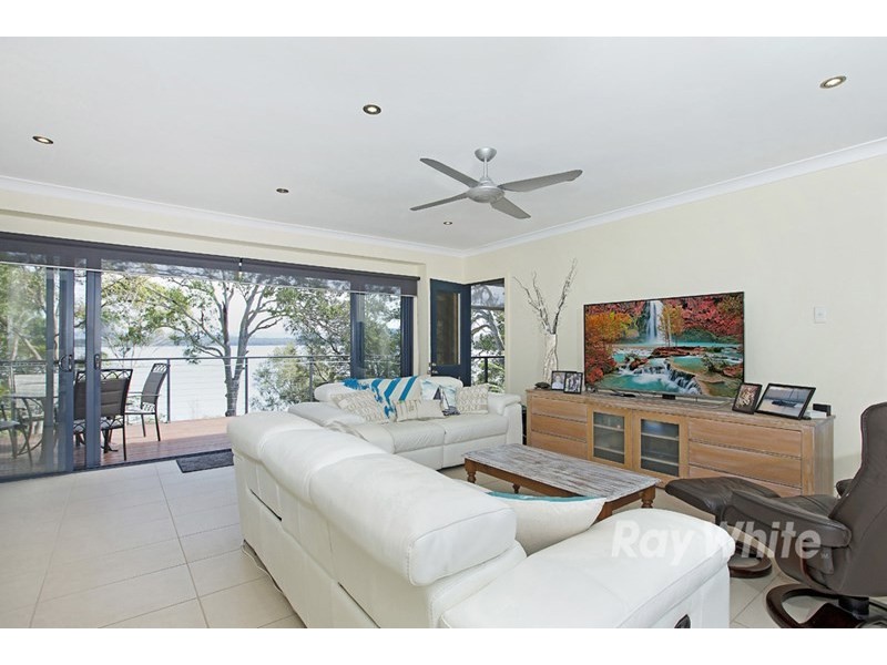 108 Beach Road, Wangi Wangi NSW 2267