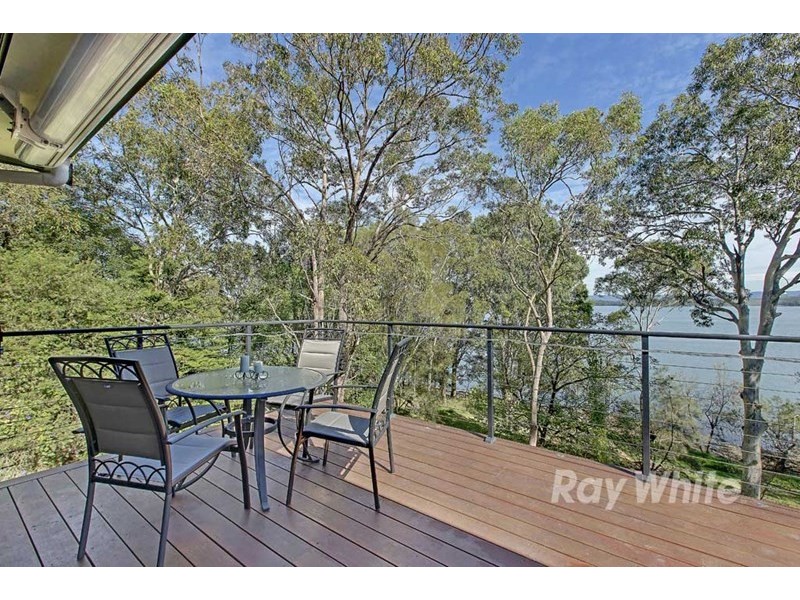 108 Beach Road, Wangi Wangi NSW 2267