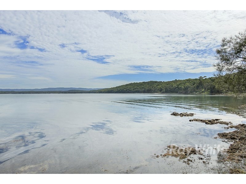 108 Beach Road, Wangi Wangi NSW 2267
