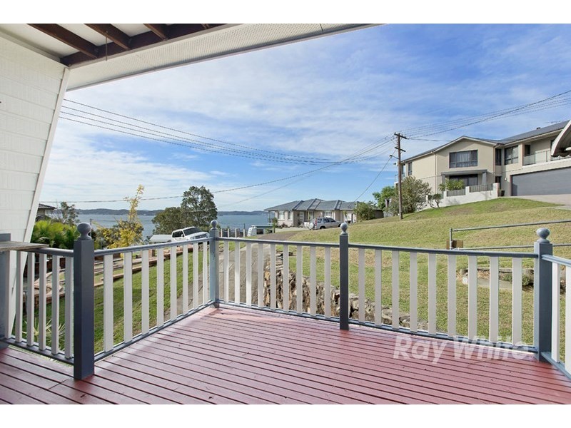 7 Crescent Road, Wangi Wangi NSW 2267
