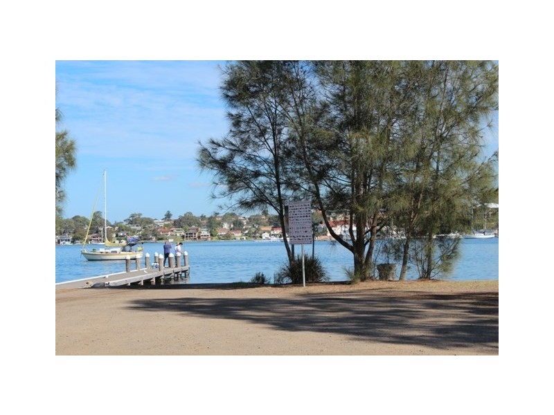 75 Alkrington Avenue, Fishing Point NSW 2283