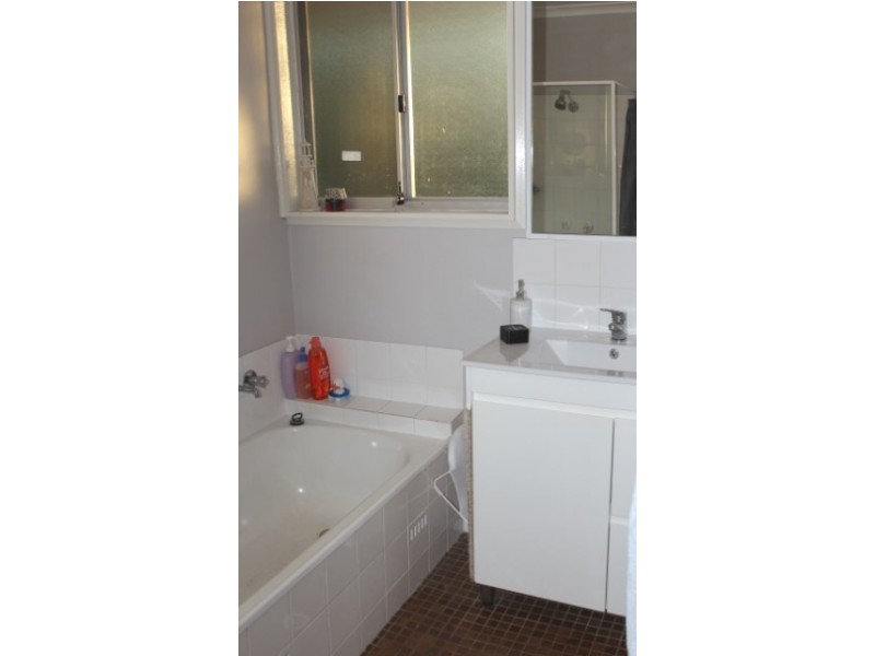 17 The Ridgeway, Bolton Point NSW 2283