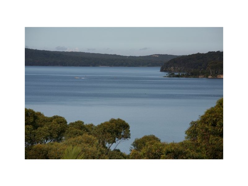 17 Beach Road, Wangi Wangi NSW 2267