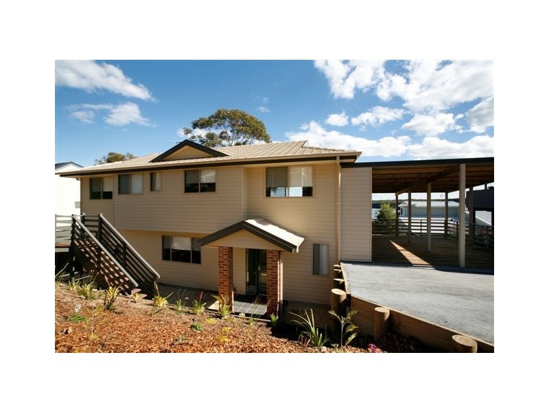 66 Alkrington Avenue, Fishing Point NSW 2283