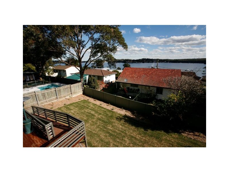 66 Alkrington Avenue, Fishing Point NSW 2283