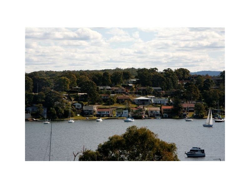 66 Alkrington Avenue, Fishing Point NSW 2283