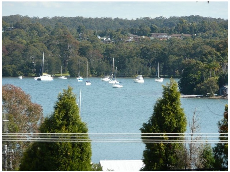 41 Alkrington Avenue, Fishing Point NSW 2283