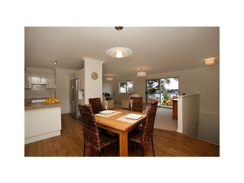 66 Alkrington Avenue, Fishing Point NSW 2283
