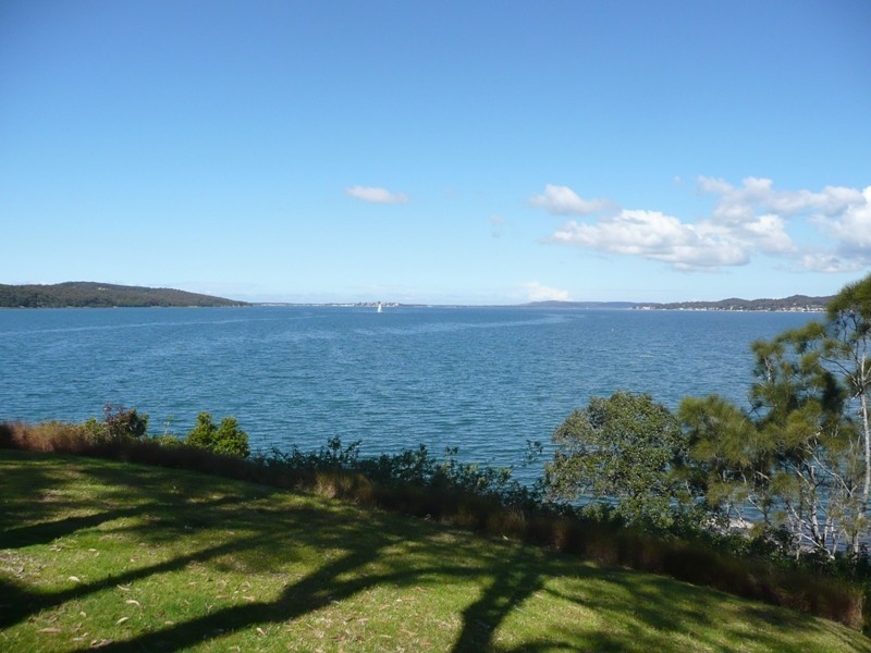 4 Wattle Street, Bolton Point NSW 2283