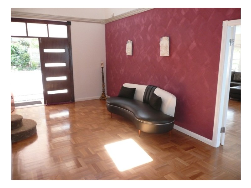 4 Wattle Street, Bolton Point NSW 2283