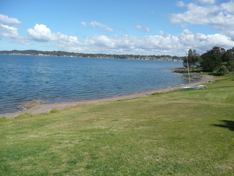 4 Wattle Street, Bolton Point NSW 2283