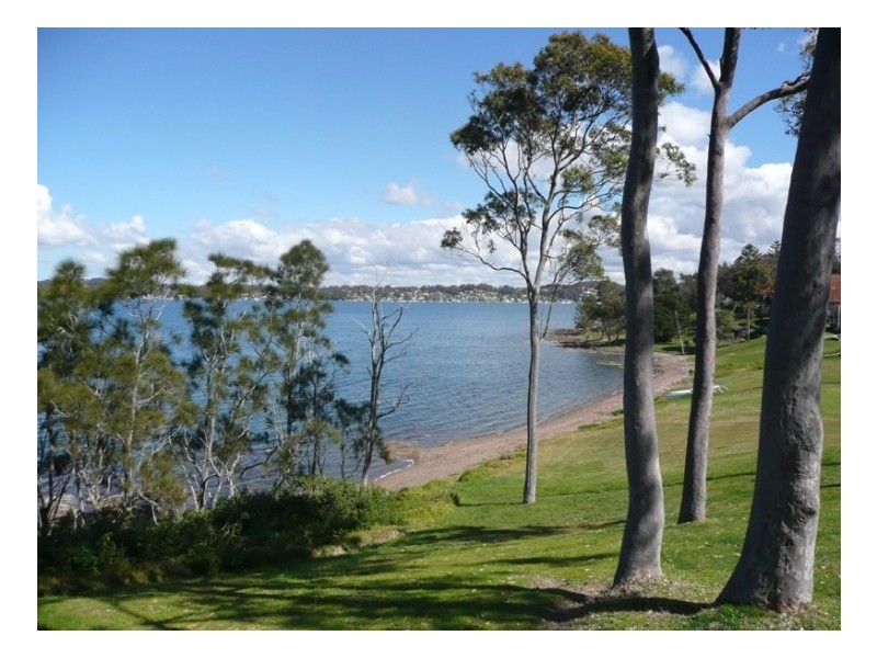 4 Wattle Street, Bolton Point NSW 2283