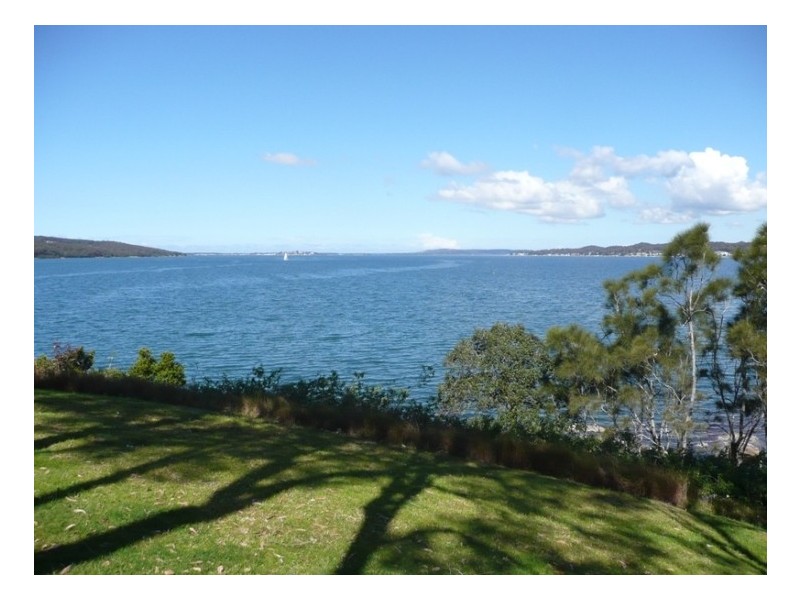 4 Wattle Street, Bolton Point NSW 2283