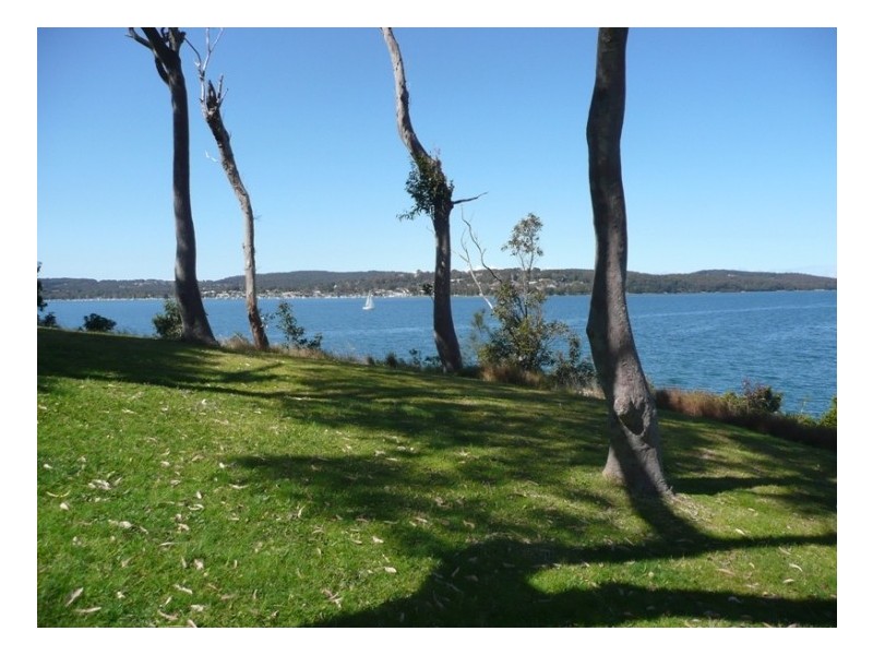 4 Wattle Street, Bolton Point NSW 2283