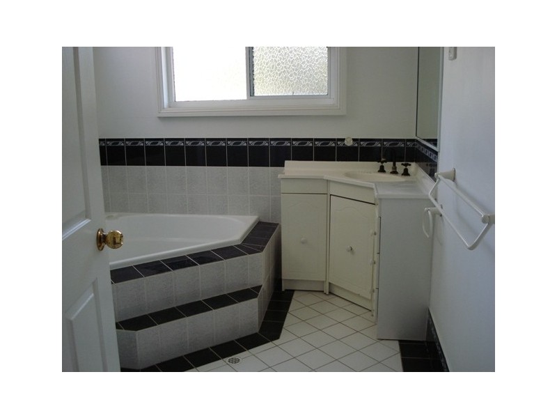 45 The Ridgeway, Bolton Point NSW 2283