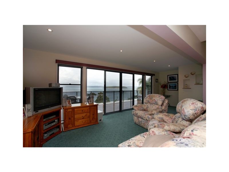 85 Beach Road, Wangi Wangi NSW 2267