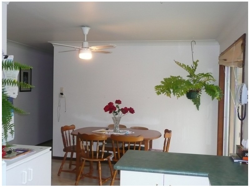 2 Wyera Close, Carey Bay NSW 2283