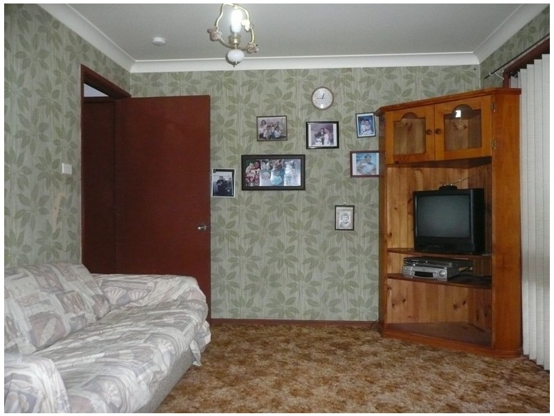 2 Wyera Close, Carey Bay NSW 2283