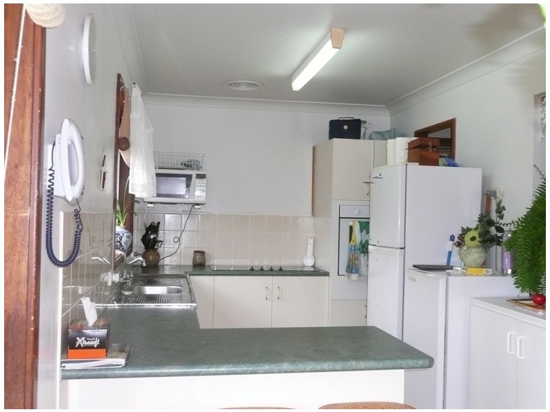 2 Wyera Close, Carey Bay NSW 2283