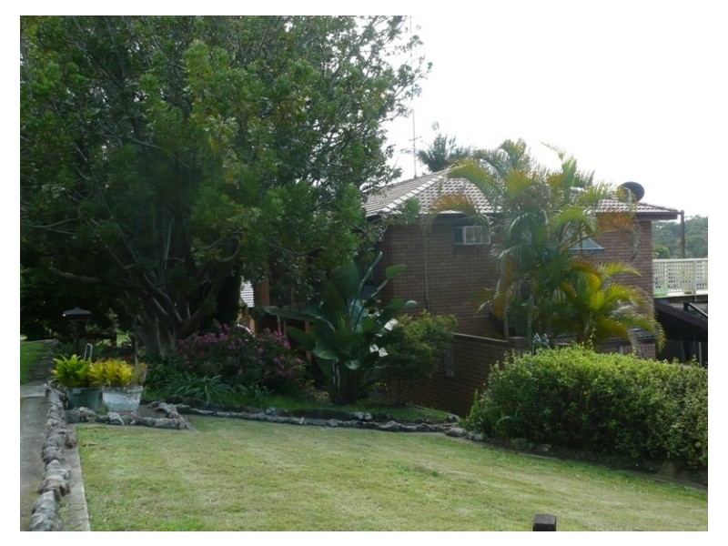 2 Wyera Close, Carey Bay NSW 2283