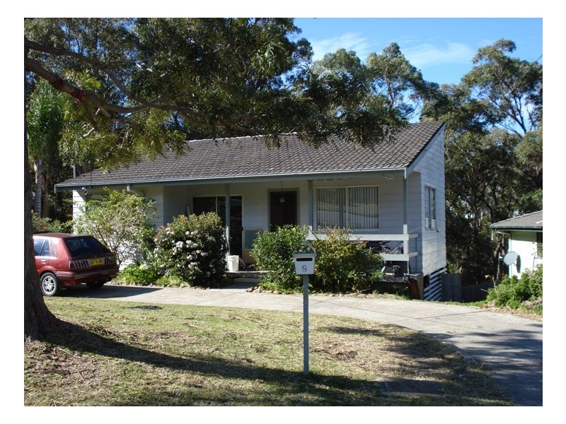 8 Tarana Close, Bolton Point NSW 2283