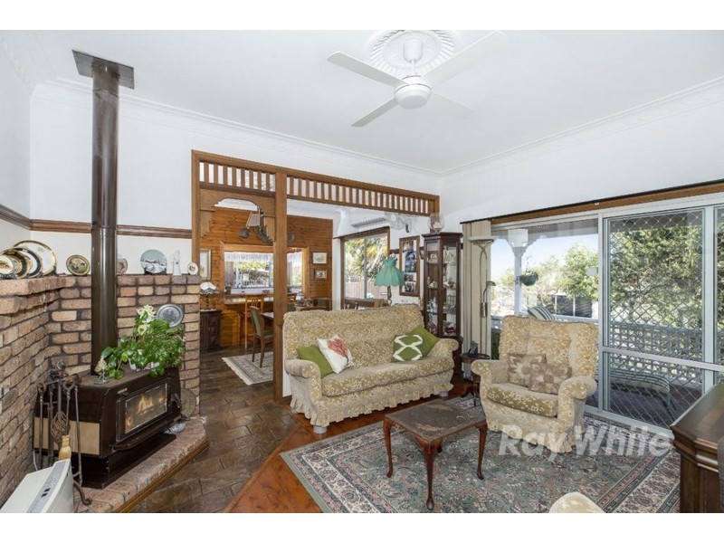 34 Lake Road, Fennell Bay NSW 2283