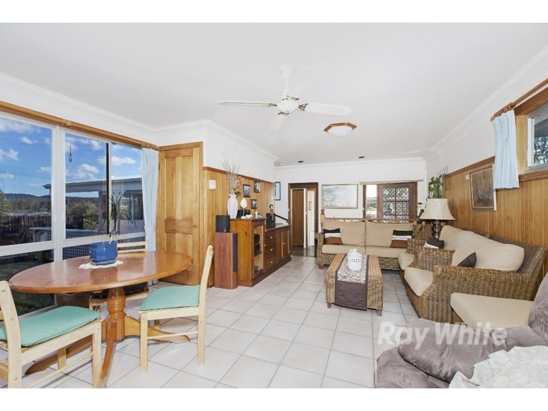 34 Lake Road, Fennell Bay NSW 2283