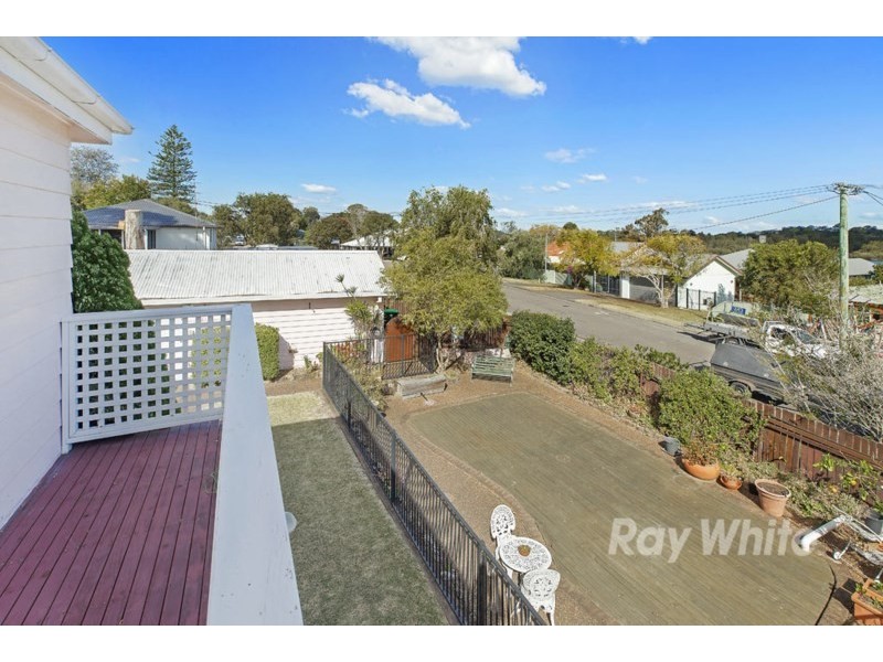 34 Lake Road, Fennell Bay NSW 2283