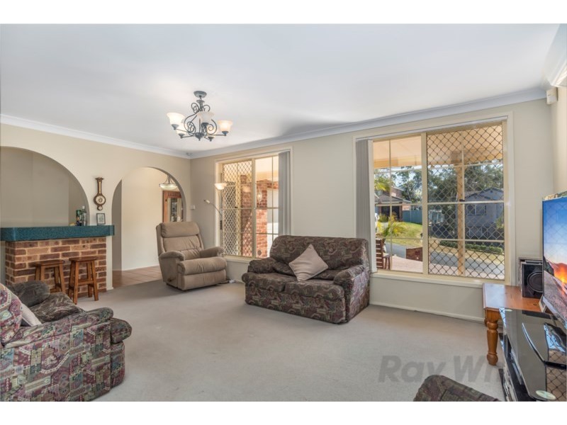 25 Defender Close, Marmong Point NSW 2284