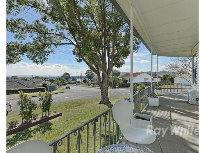 14 Fourth Street, Booragul NSW 2284