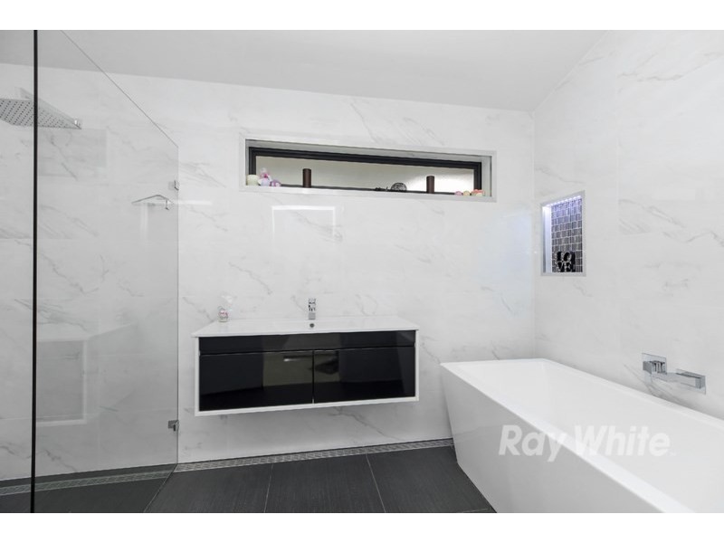 22 ShamROCK Close, Woodrising NSW 2284