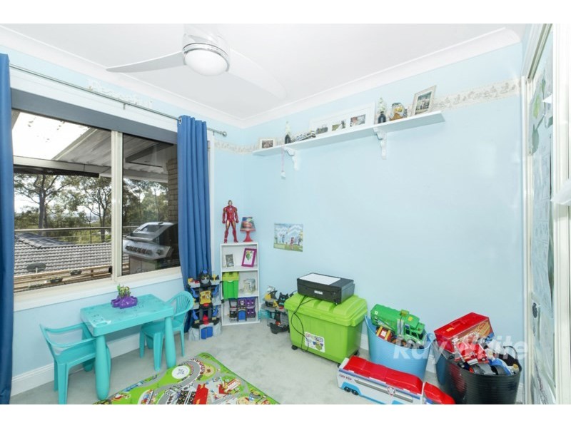 22 ShamROCK Close, Woodrising NSW 2284