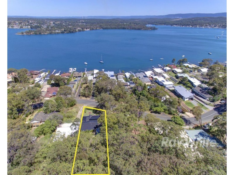 84 Coal Point Road, Coal Point NSW 2283