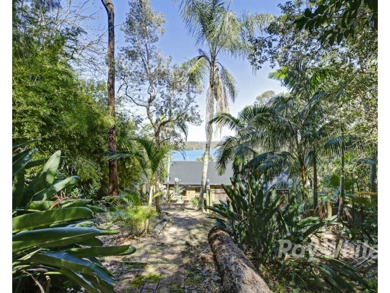 84 Coal Point Road, Coal Point NSW 2283