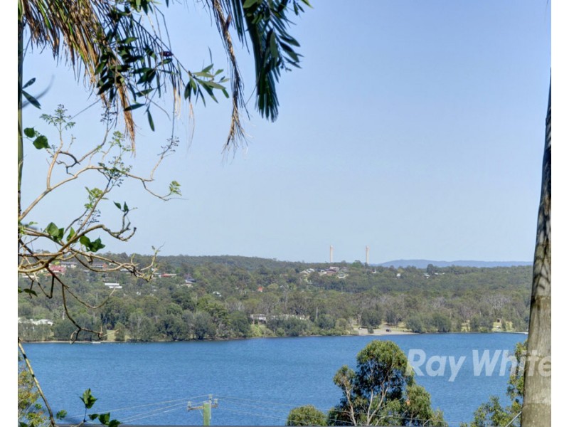 84 Coal Point Road, Coal Point NSW 2283