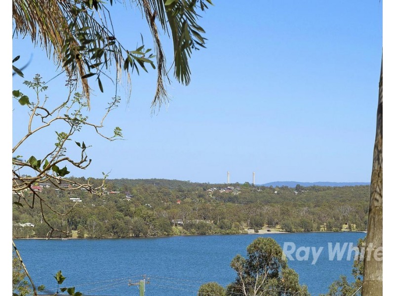 84 Coal Point Road, Coal Point NSW 2283