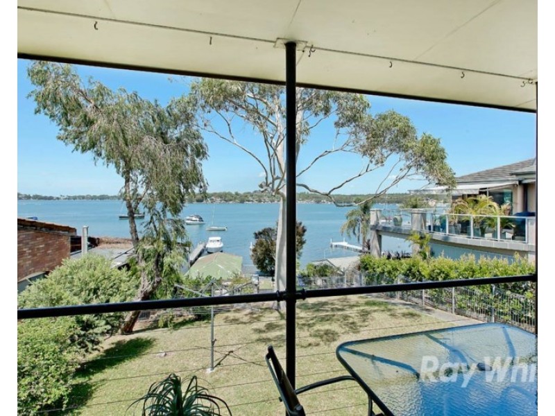 90 Sealand Road, Fishing Point NSW 2283