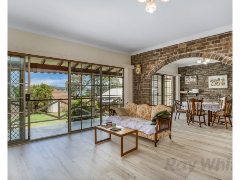 98 Bay Road, Bolton Point NSW 2283