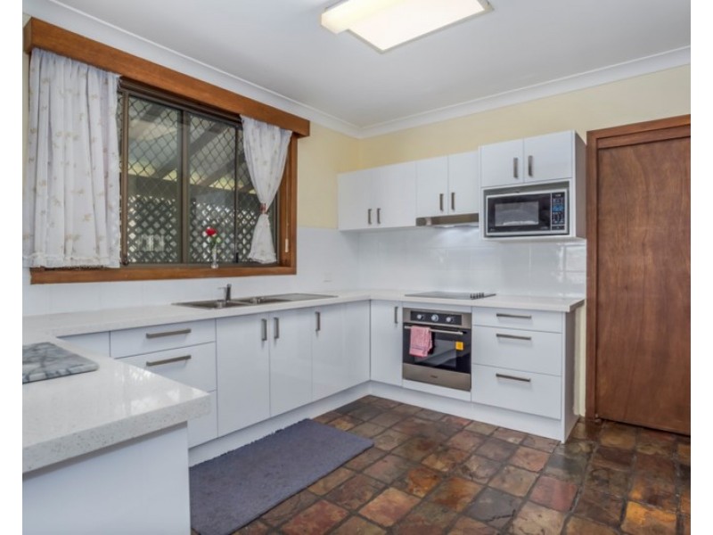 98 Bay Road, Bolton Point NSW 2283