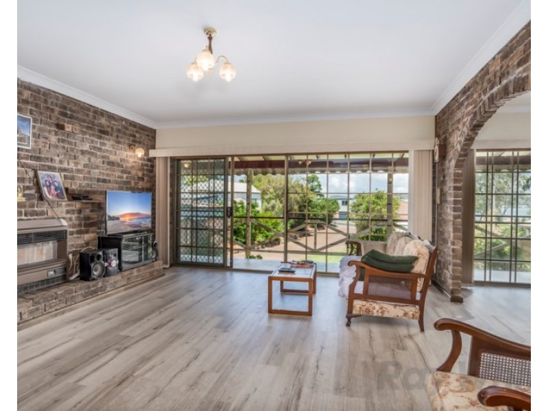 98 Bay Road, Bolton Point NSW 2283