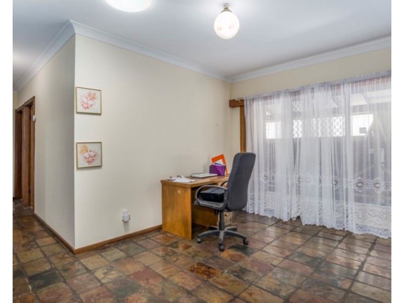 98 Bay Road, Bolton Point NSW 2283