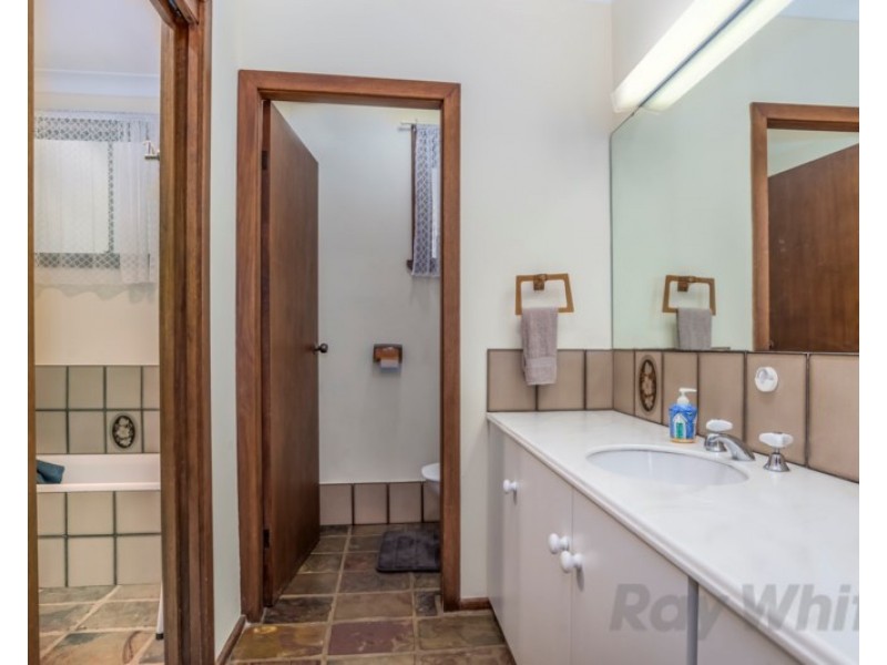 98 Bay Road, Bolton Point NSW 2283